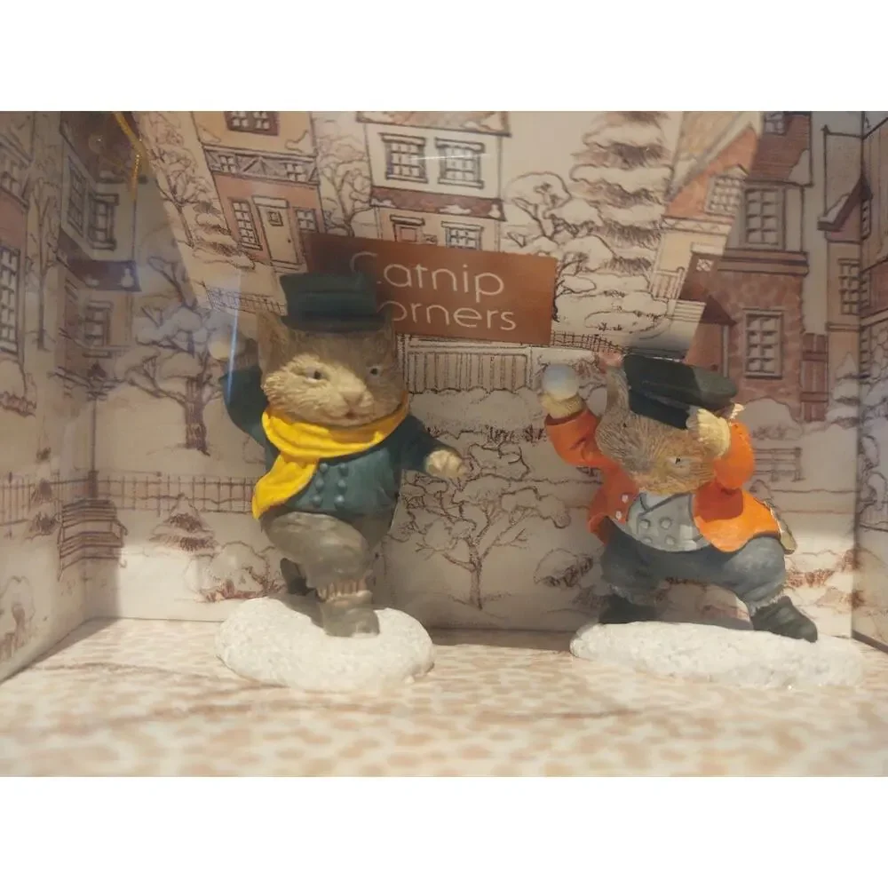 Catnip Corners - Snowball Fight Figurine